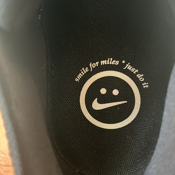 Women’s Invincible Run 3 - Picture 6 of 9